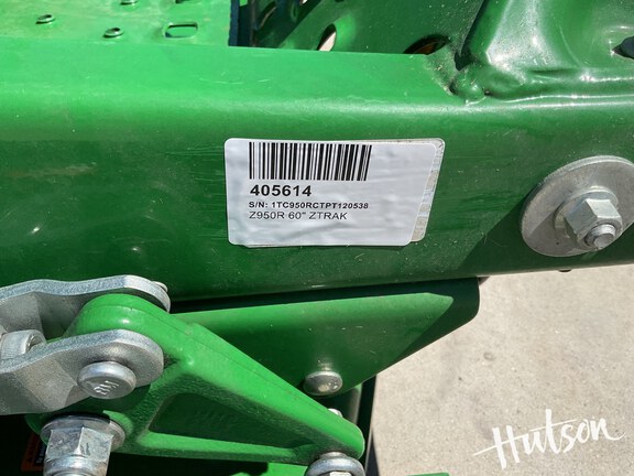 Photo of 2023 John Deere Z950R