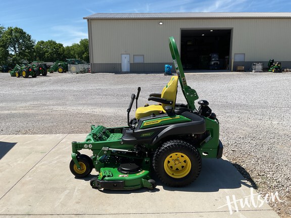 Photo of 2023 John Deere Z950R