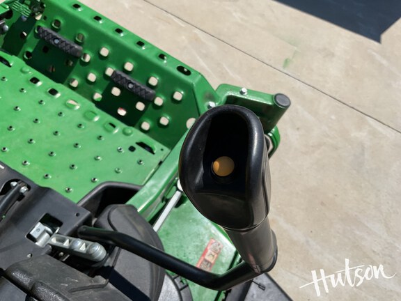 Photo of 2023 John Deere Z950R