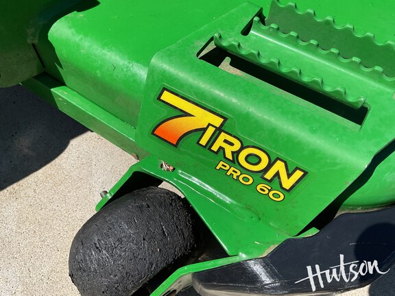 Photo of 2023 John Deere Z950R