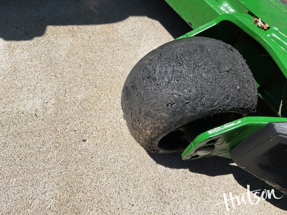 Photo of 2023 John Deere Z950R