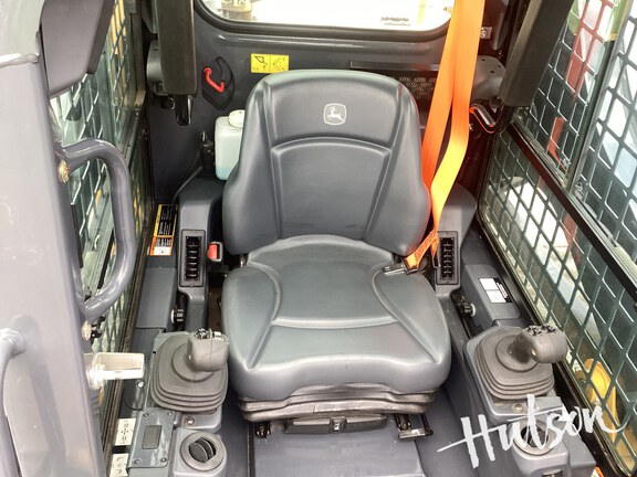 Photo of 2025 John Deere 317 P