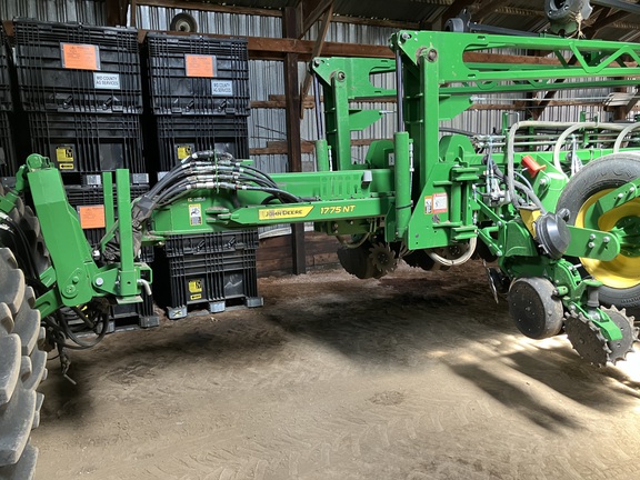 2022 John Deere 1775NT - Photo13