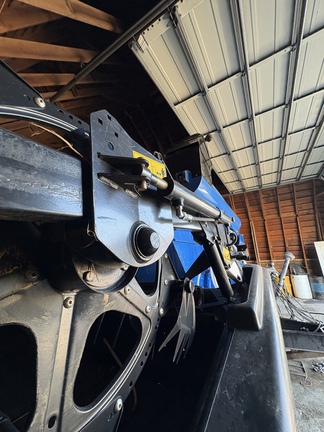 Used 2009 MacDon M200 Windrowers at Horizon Ag & Turf in Lloydminster, AB - Photo6