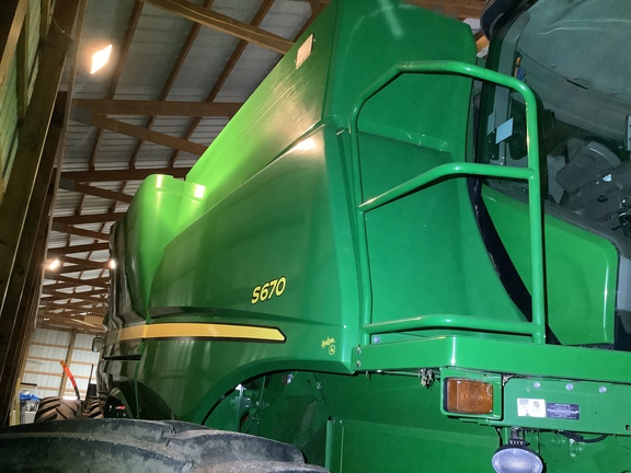 Photo of 2016 John Deere S670