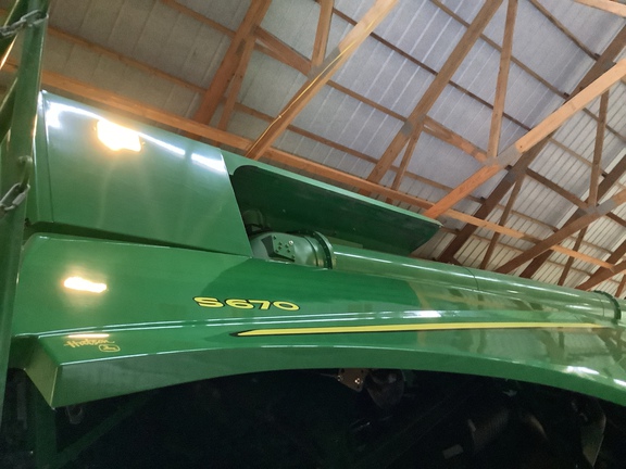 Photo of 2016 John Deere S670