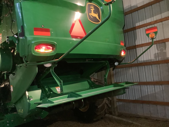 Photo of 2016 John Deere S670