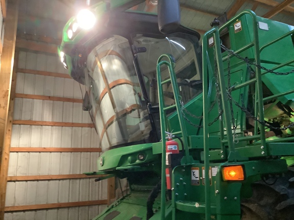 Photo of 2016 John Deere S670