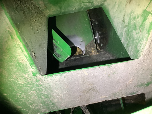Photo of 2016 John Deere S670