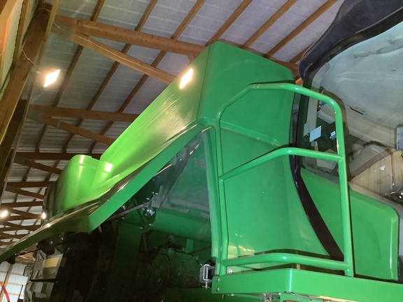 Photo of 2016 John Deere S670