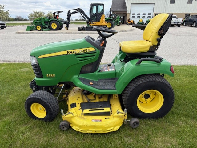 2009 John Deere X720 Image 1