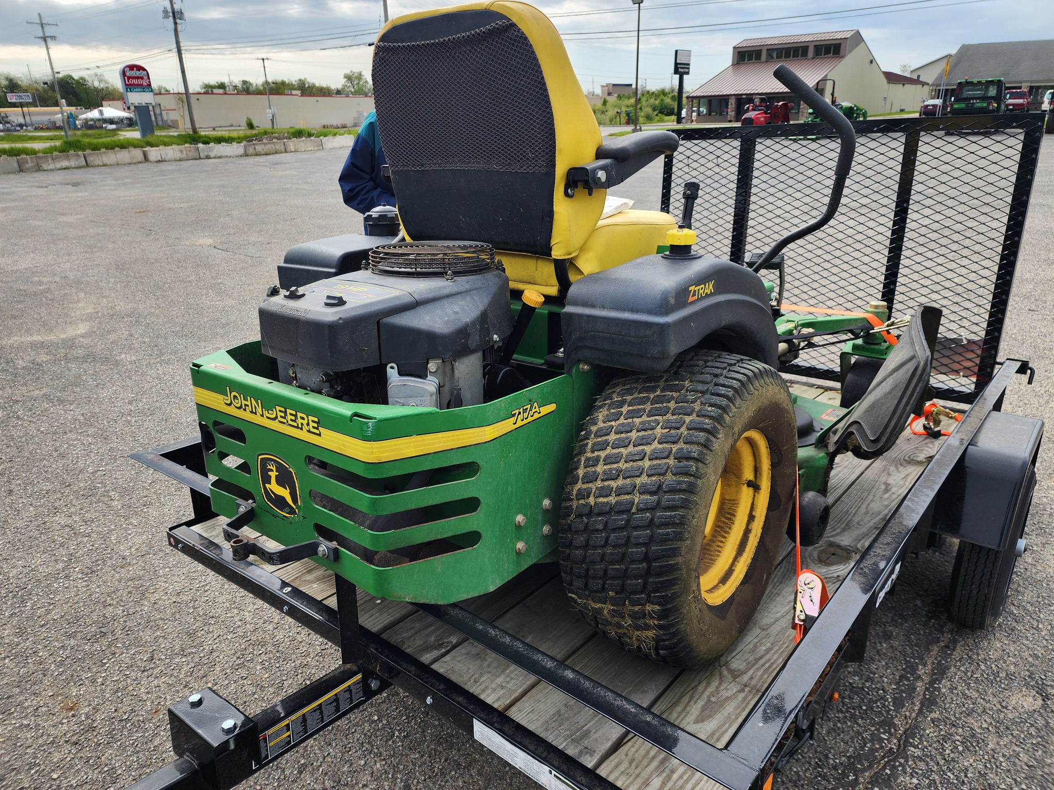 2004 John Deere 717A Image 6