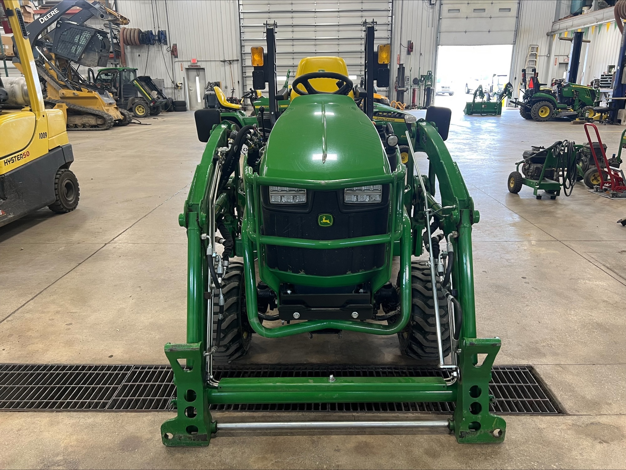 2024 John Deere 1025R Image 2
