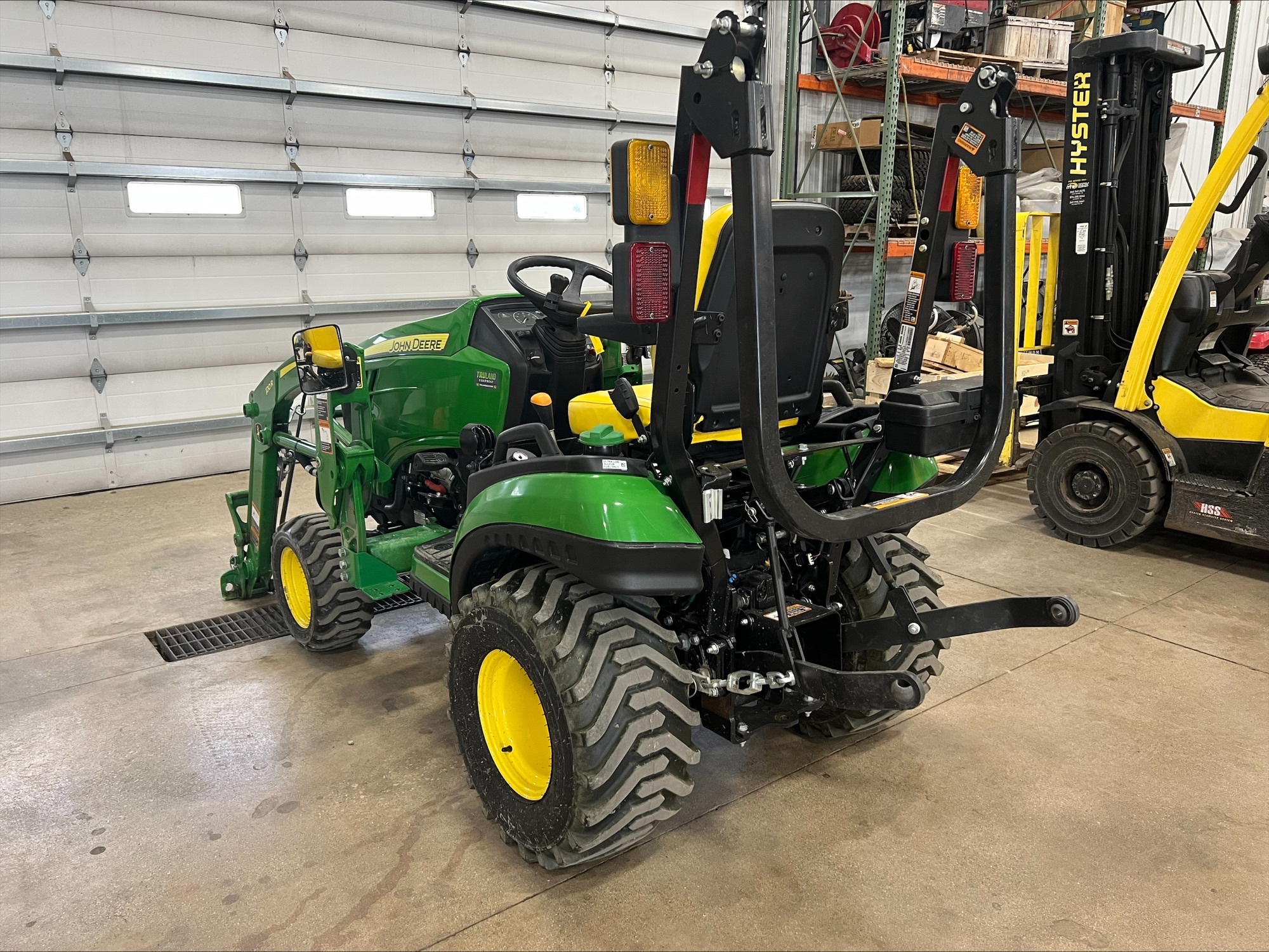 2024 John Deere 1025R Image 5