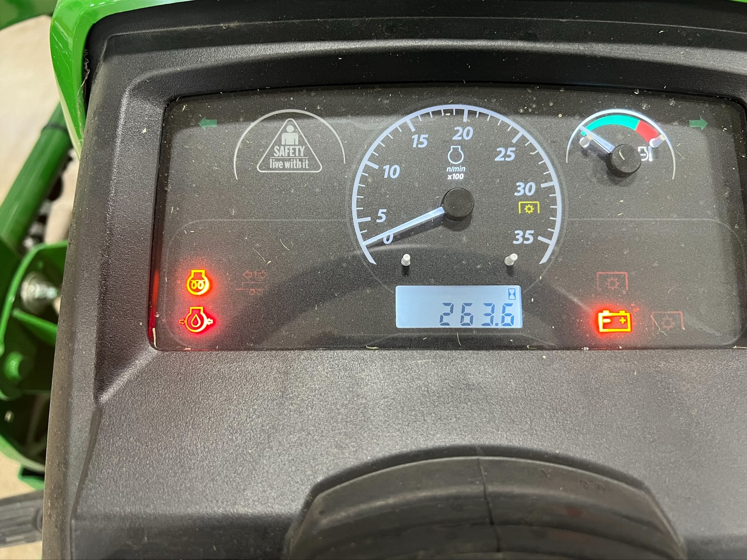 2024 John Deere 1025R Image 14