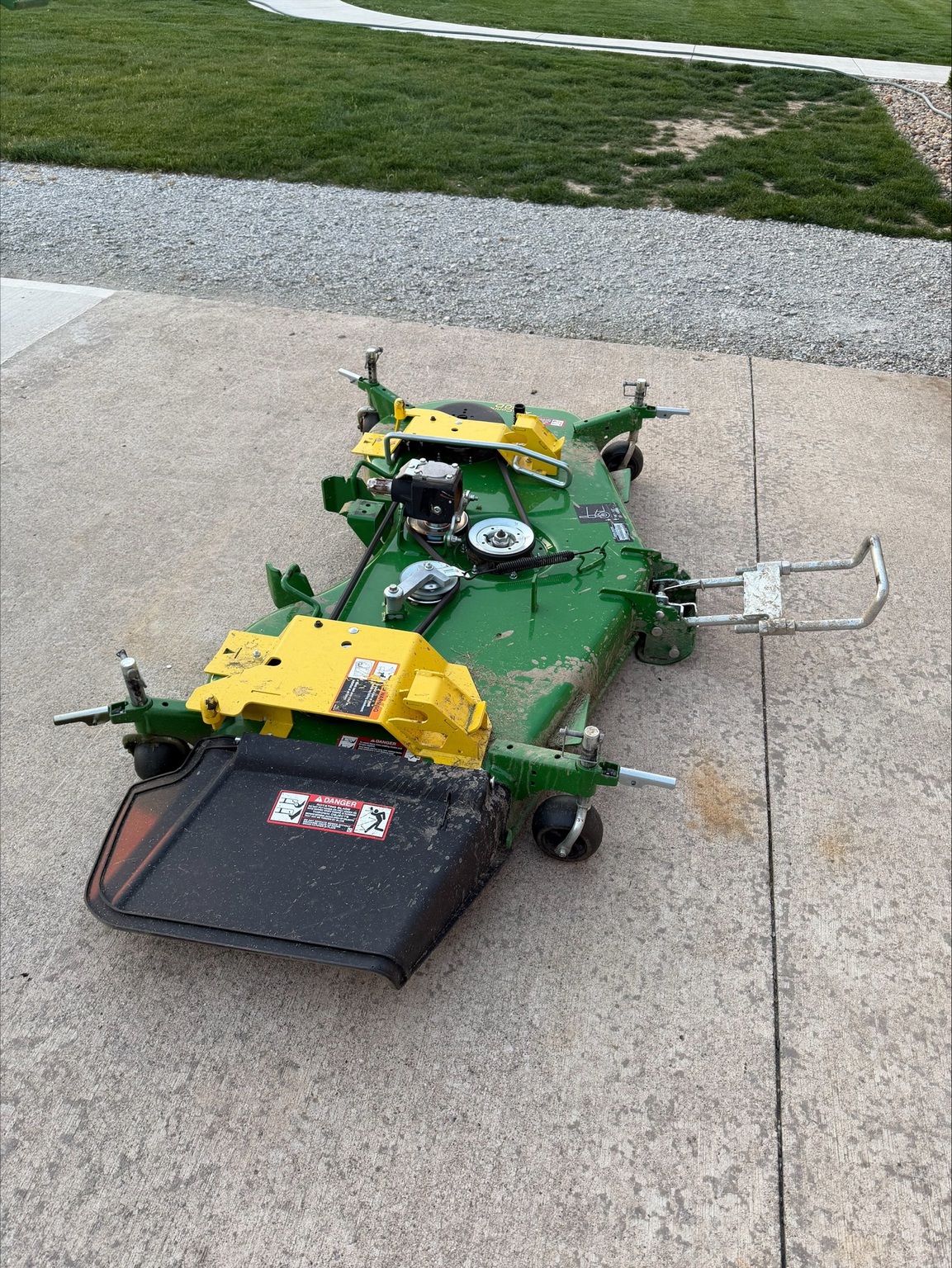 2024 John Deere 1025R Image 12
