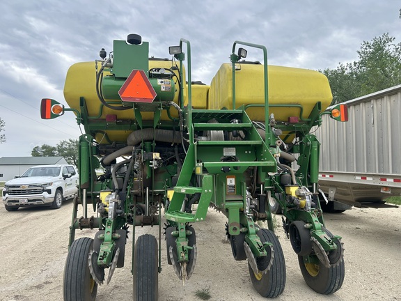 2011 John Deere 1770NT CCS (3rd thumbnail)