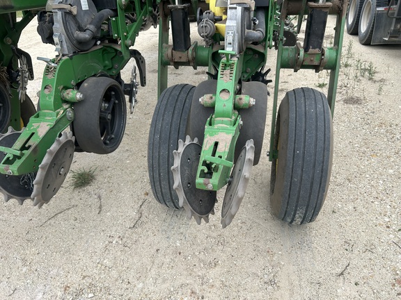 2011 John Deere 1770NT CCS (6th thumbnail)