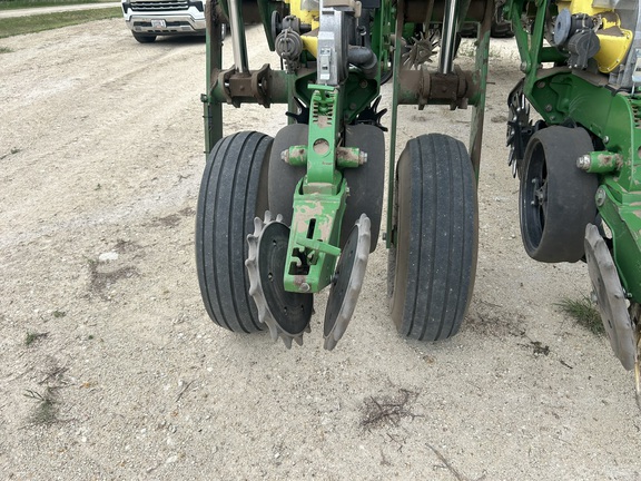 2011 John Deere 1770NT CCS (7th thumbnail)