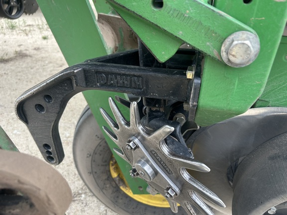 2011 John Deere 1770NT CCS (8th thumbnail)