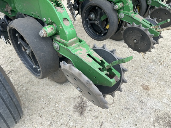 2011 John Deere 1770NT CCS (10th thumbnail)