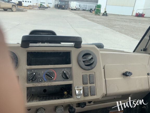Photo of 2018 John Deere XUV 835R