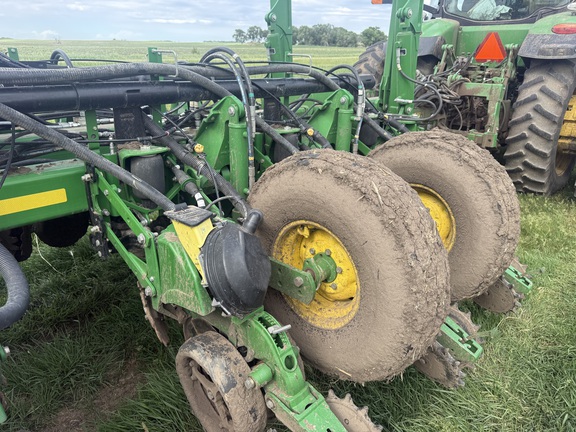 2015 John Deere 1775NT - Photo14