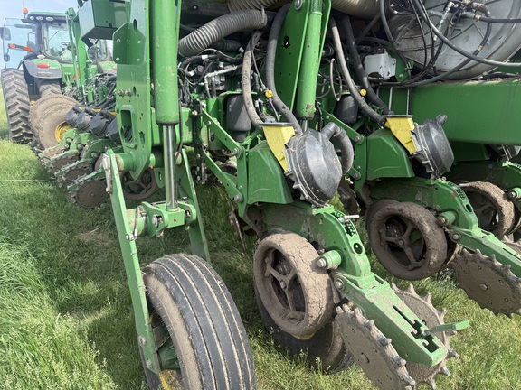2015 John Deere 1775NT - Photo11