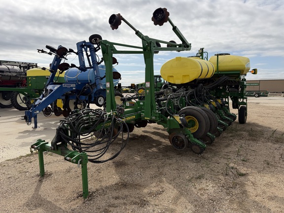 2015 John Deere 1775NT - Photo6