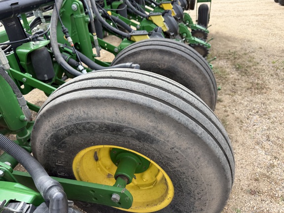 2015 John Deere 1775NT - Photo10