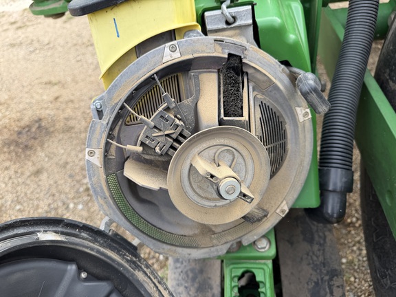 2015 John Deere 1775NT - Photo17