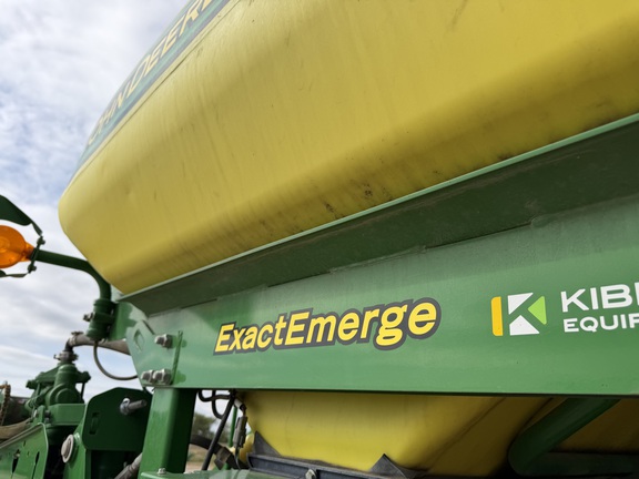 2015 John Deere 1775NT - Photo26