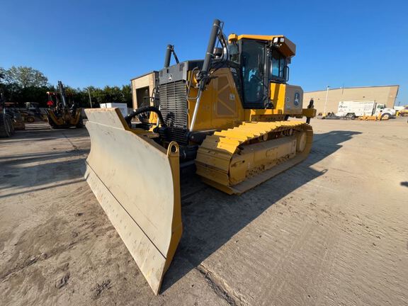 Photo of a 2024 John Deere 850L