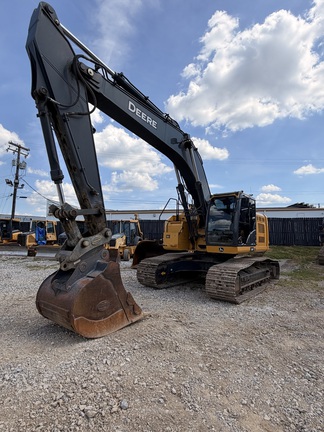 2023 John Deere 345 P