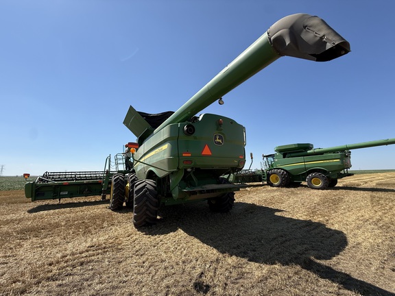 2014 John Deere S670 (5th thumbnail)