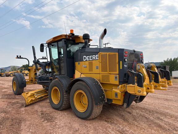 2020 John Deere 772G