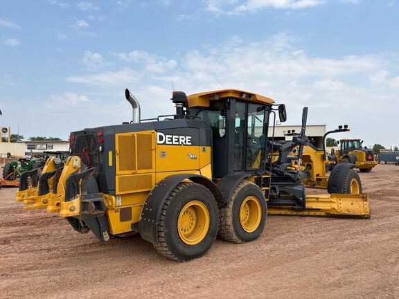 2020 John Deere 772G