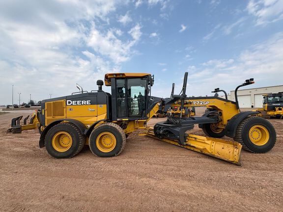 2020 John Deere 772G