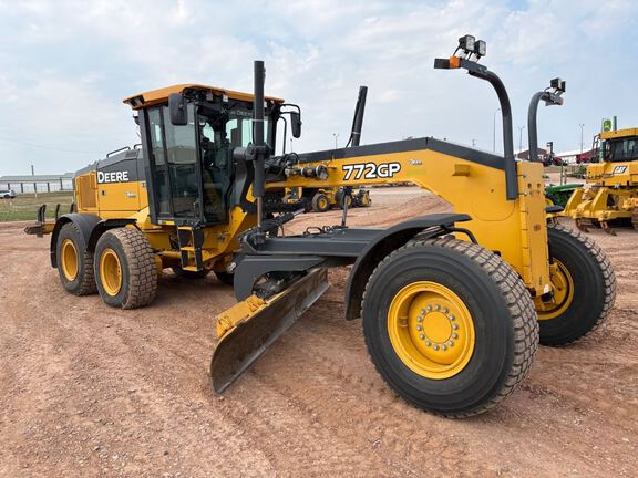 2020 John Deere 772G