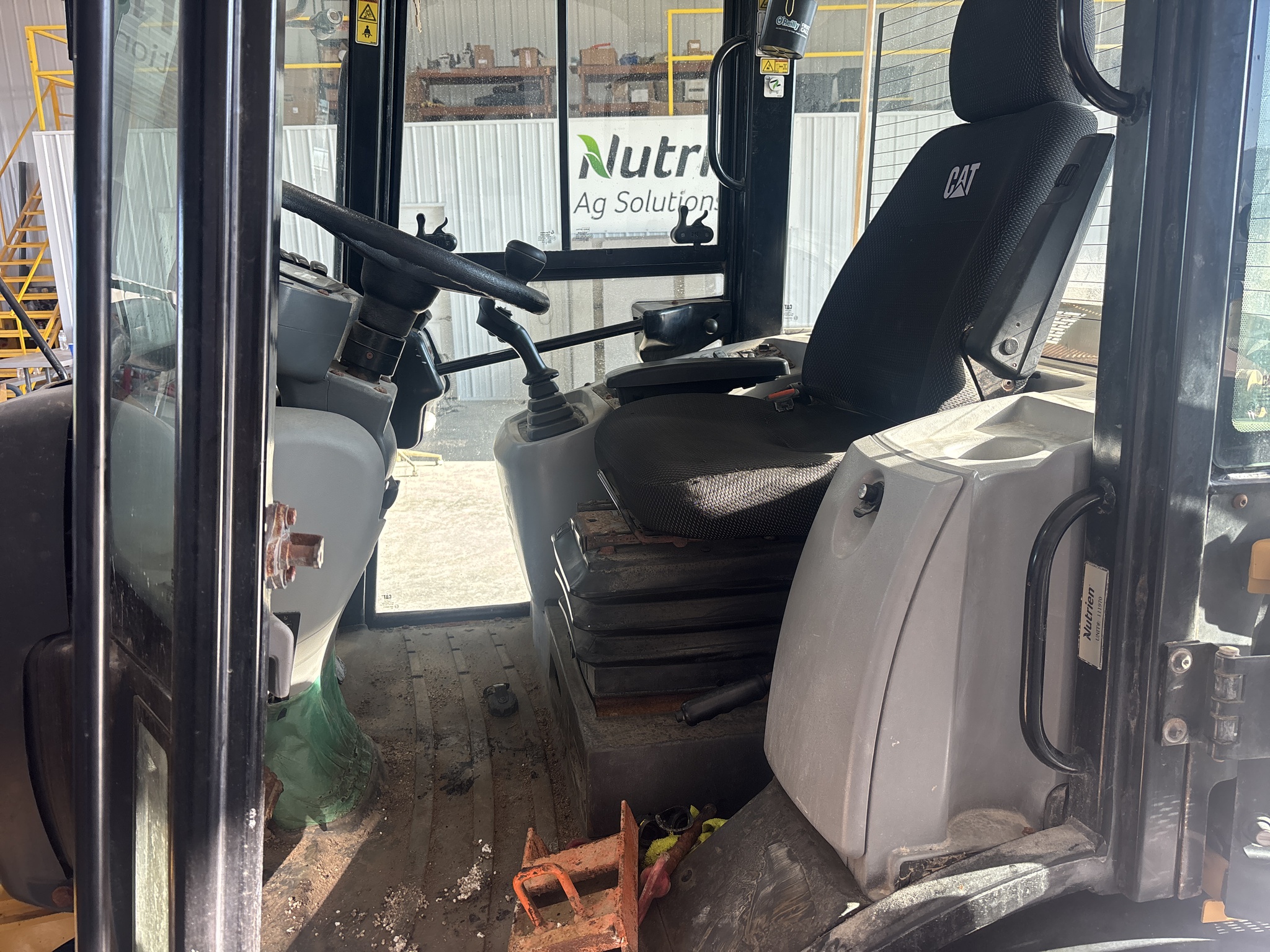 Used 2020 Caterpillar 906M Compact Loaders at Koenig Equipment in Knightstown, IN - PhotoXL6