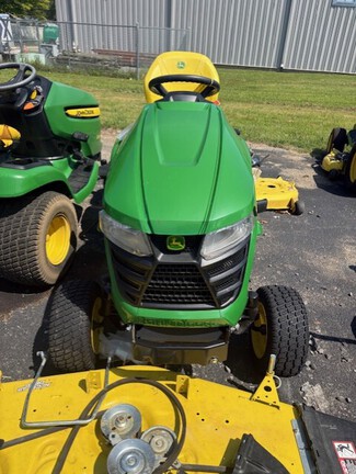 Photo of 2022 John Deere X380