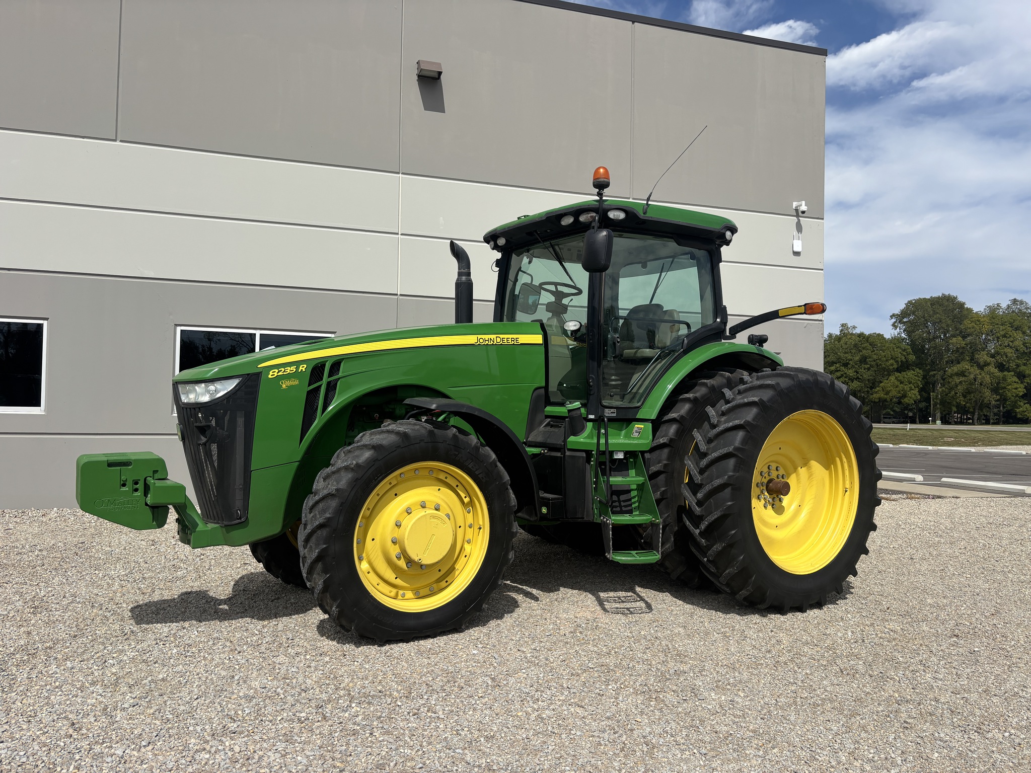 Used 2013 John Deere 8235R Row Crop Tractors at Koenig Equipment in Knightstown, IN - PhotoXL0