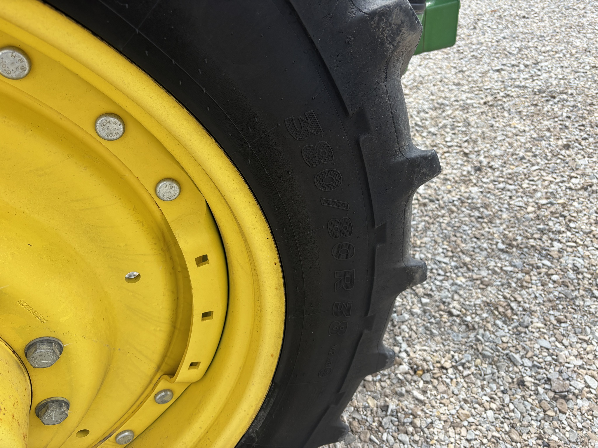 Used 2013 John Deere 8235R Row Crop Tractors at Koenig Equipment in Knightstown, IN - PhotoXL14