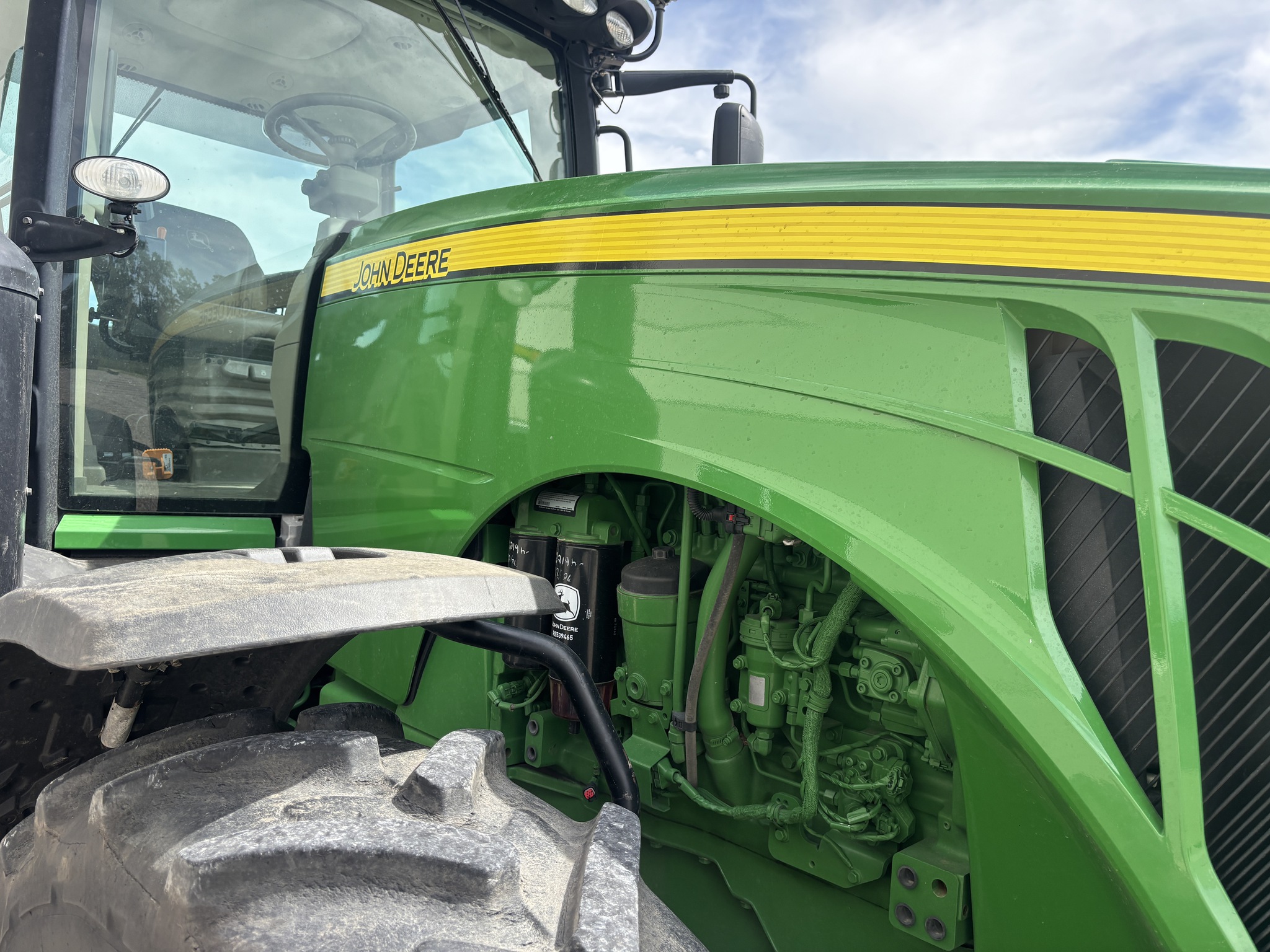 Used 2013 John Deere 8235R Row Crop Tractors at Koenig Equipment in Knightstown, IN - PhotoXL12