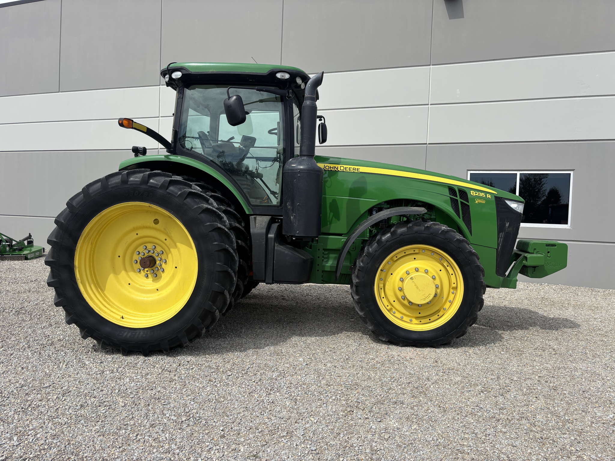 Used 2013 John Deere 8235R Row Crop Tractors at Koenig Equipment in Knightstown, IN - PhotoXL5