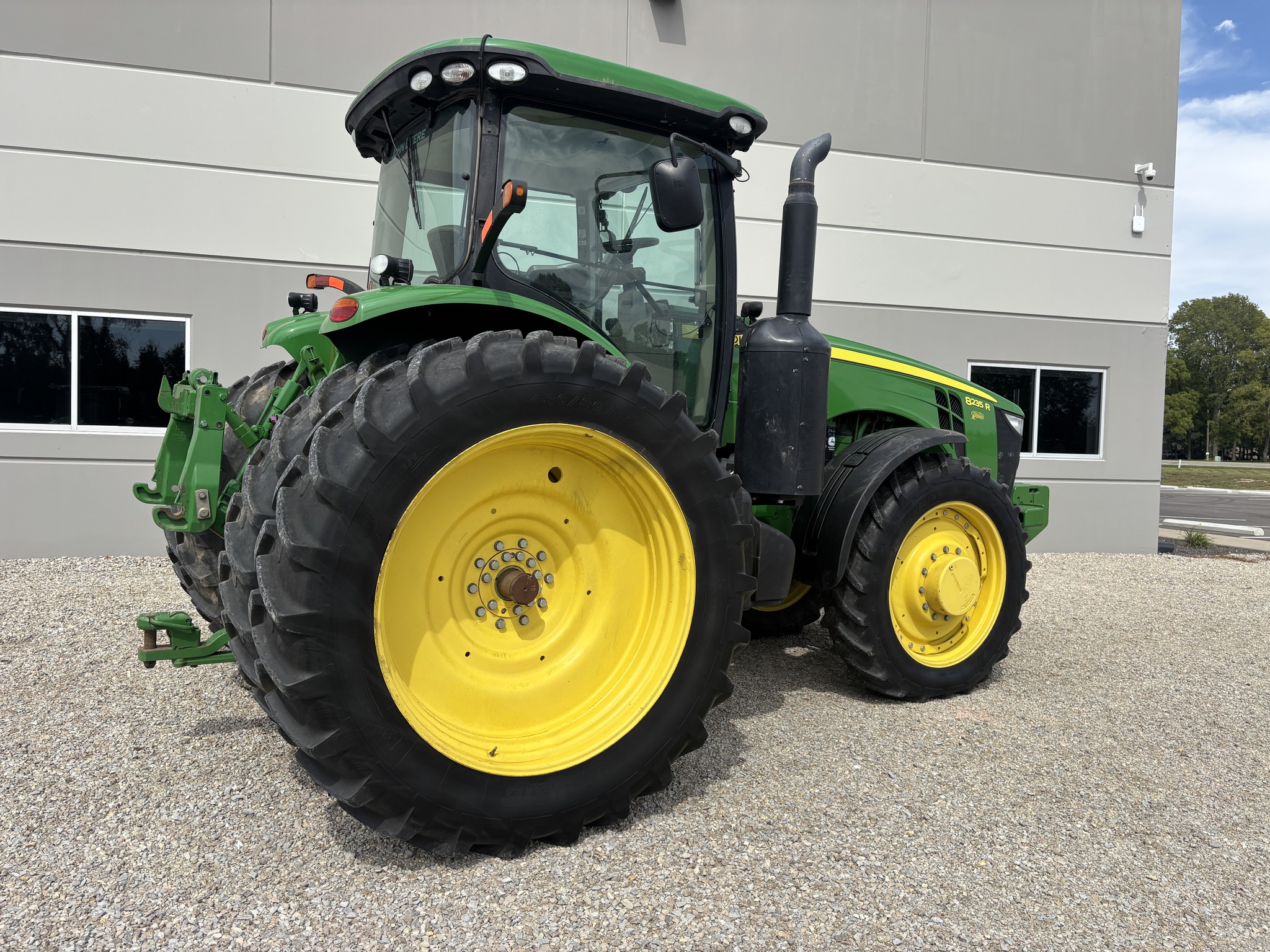 Used 2013 John Deere 8235R Row Crop Tractors at Koenig Equipment in Knightstown, IN - PhotoXL6