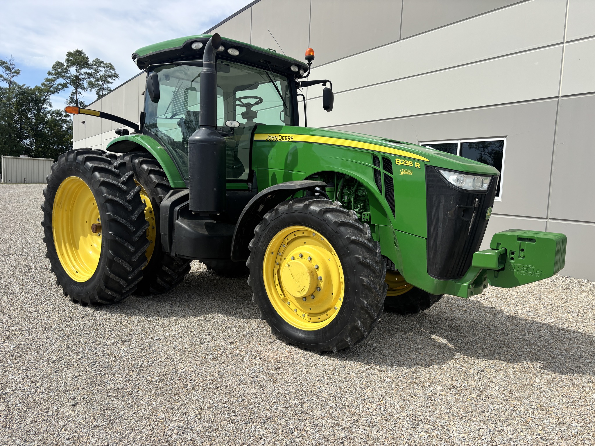 Used 2013 John Deere 8235R Row Crop Tractors at Koenig Equipment in Knightstown, IN - PhotoXL4