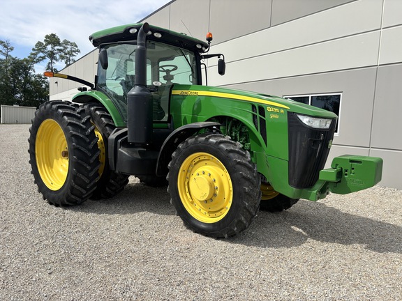 Used 2013 John Deere 8235R Row Crop Tractors at Koenig Equipment in Knightstown, IN - Photo4