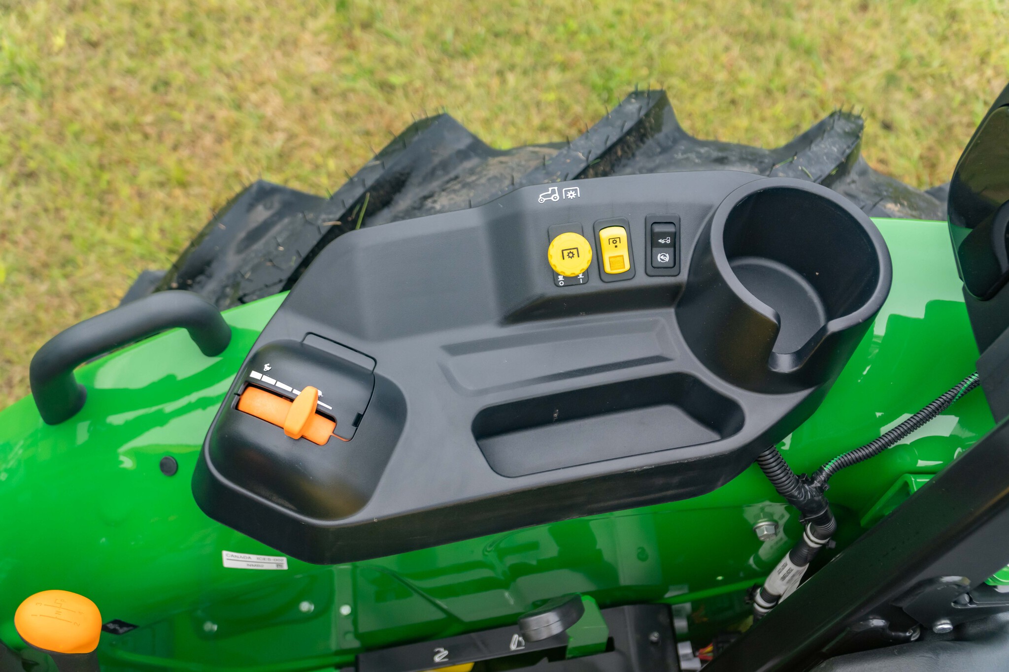 New In-Stock 2026 John Deere 5067E Utility Tractors at Koenig Equipment in Greenville, OH - PhotoXL20