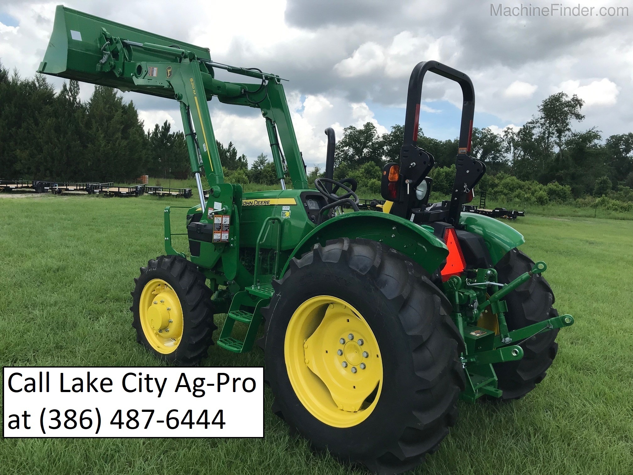 2020 John Deere 5045E Image 2